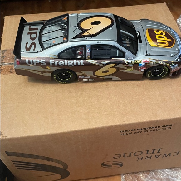 UPS Freight Racing Car Model - Picture 3 of 11